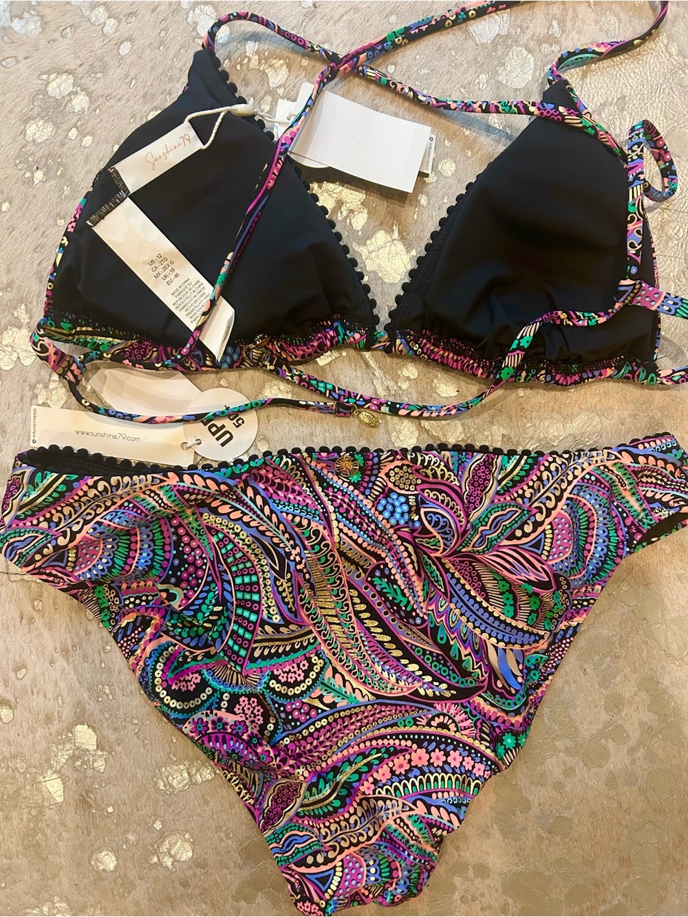 SUNSHINE 79 DISCO DREAM BIKINI SET NWT
TRIANGLE TOP SZ 12
HIPSTER BOTTOM SZ 12 - Picture 2 of 9